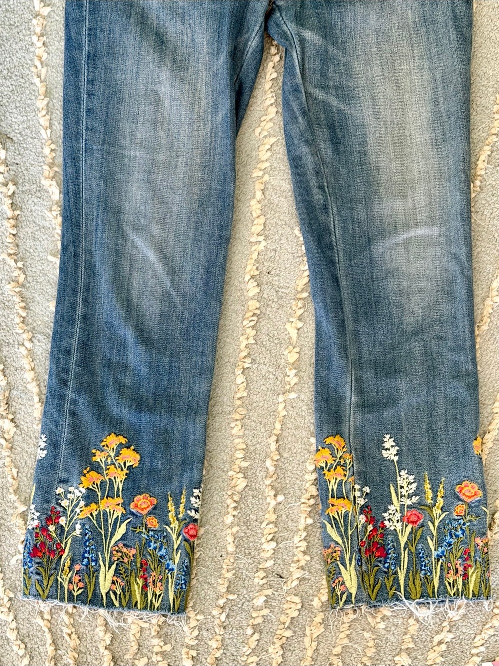 Driftwood Colette Wildflower Embroidered Skinny Jeans โ Size 27 - Picture 2 of 12